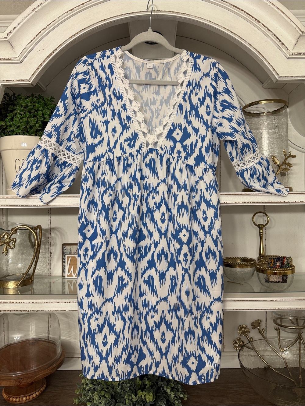 Size Small Oversized Umgee Style Blue & White Print V-Neck Shift Dress